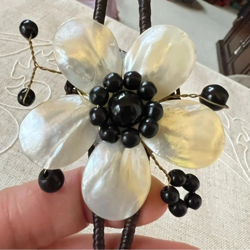 Womens BRACELET HANDCRAFTED NATURAL STONE FLOWER Mother Pearl Gift Birthday Chic